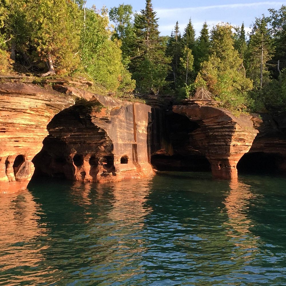 Apostle Islands National Lakeshore: Sea Caves & Island Exploration